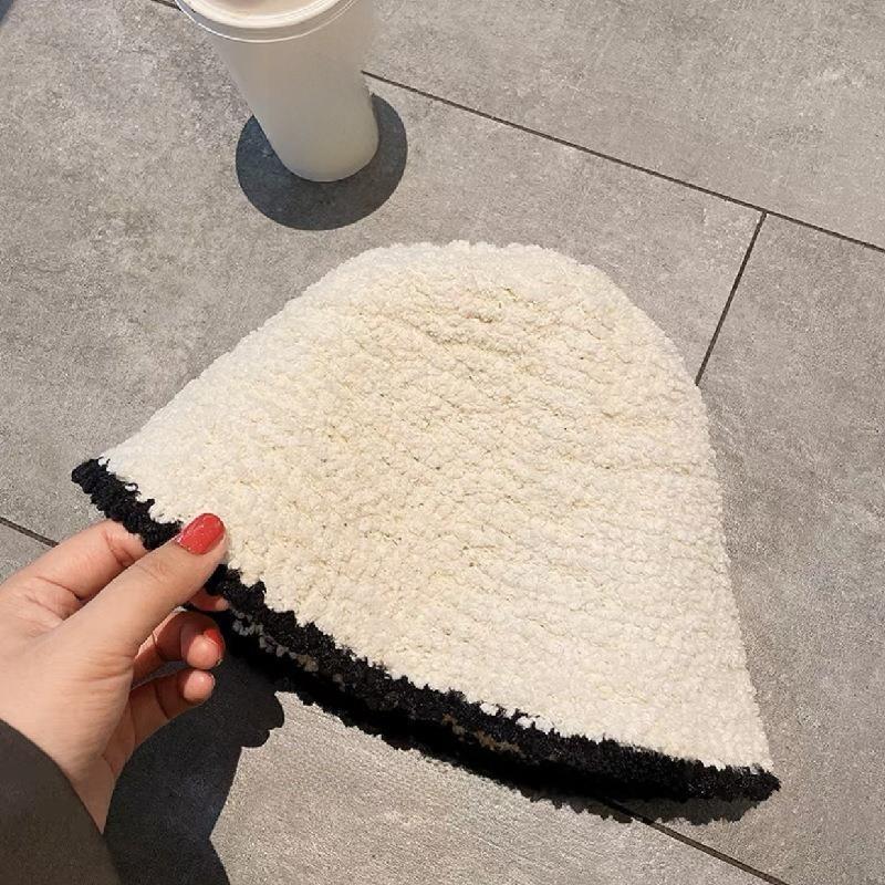 Winter Plush Fishermans Hat With Color Blocking Design Suitable For Cold Seasons