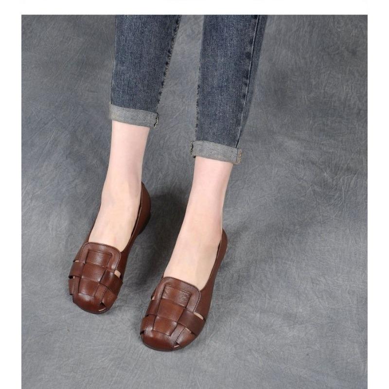 Soft Leather Hollow Woven Sandals Women's Spring and Summer New Flat-soled Single Shoes Retro Soft-soled Non-slip Sandals