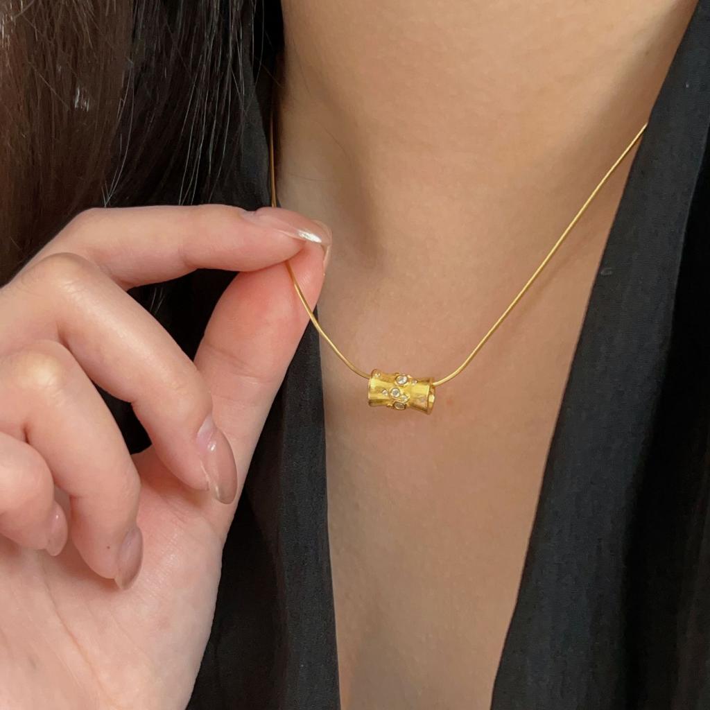 S925 Sterling Silver New Brushed Diamond Small Waist Necklace Women's Design and Premium Pendant Sweater Chain