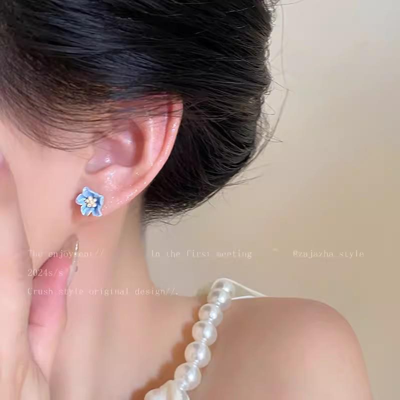 

2025 High-End Silver Flower Earrings - Spring & Summer Collection for Women