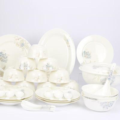 Sada jídelního nádobí z kostního porcelánu s motivem severní krajiny