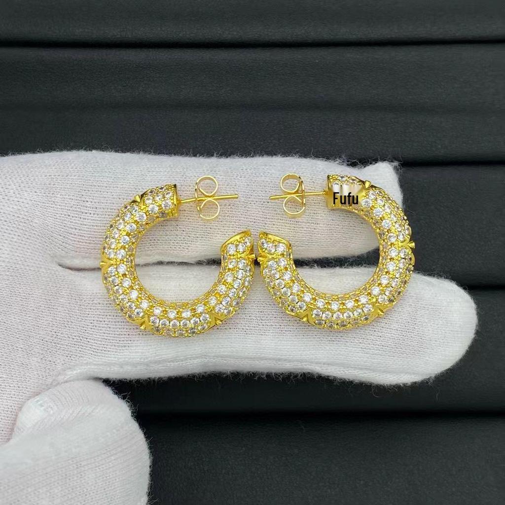 Elegant Mother-of-Pearl Four-Flower Earrings - Classic High-Quality Fashion.