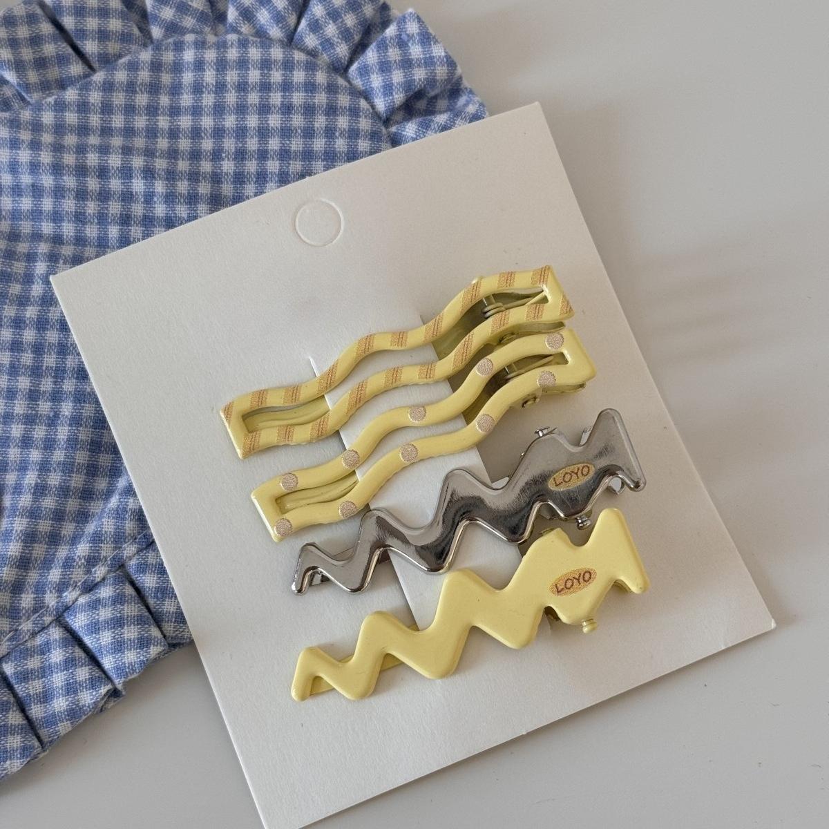 

4Pcs/set Candy Color Metal Hair Clips Wavy Hair Edge Clips Beauty Makeup Hair Side Clips Bangs Duckbill Hairpins Accessories New