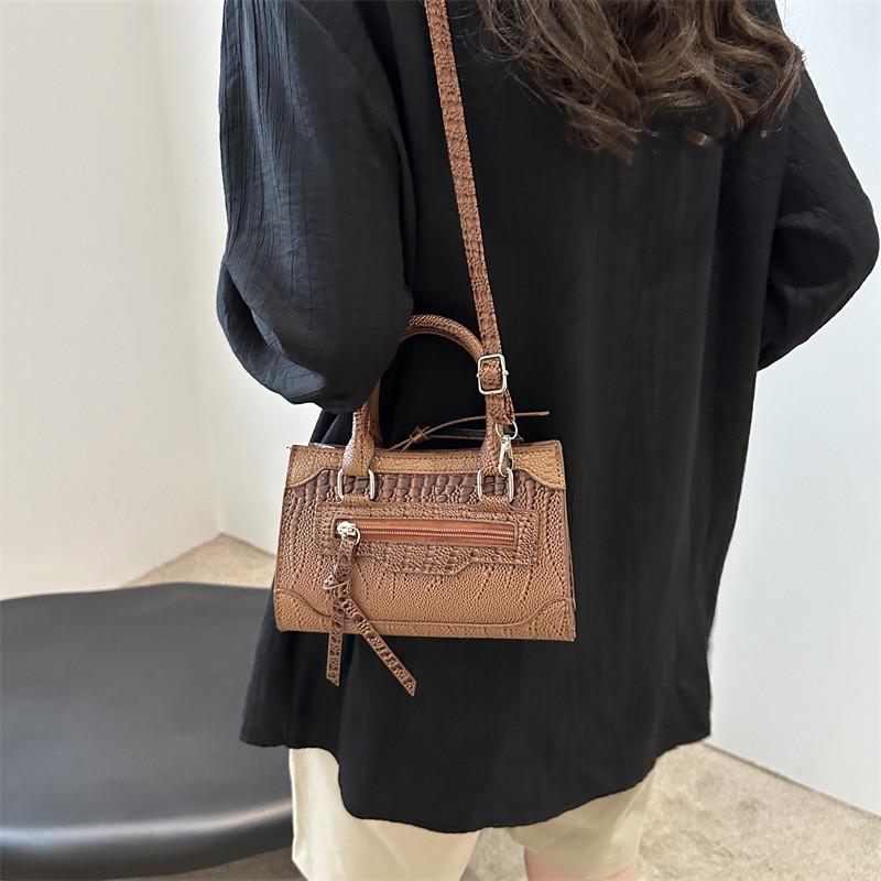 Trendy Fashionable Handbag For Women Stylish Casual Korean Vintage Small Square Purse