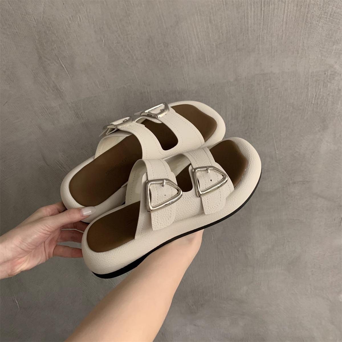

With skirt platform slippers women s summer wear 2025 new casual high-end pregnant women one-word beach shoes sandals 40