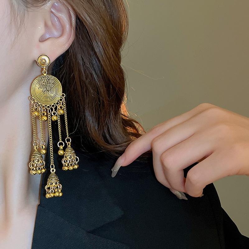 GemChic Women's New Vintage Hollow Round Tassel Fringe Earrings Ethnic Fashion Stud Earrings Birthday Christmas Jewelry Gift