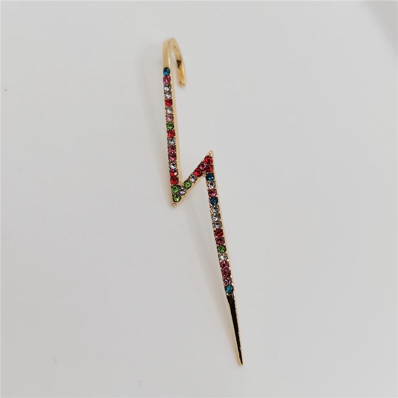 Modny Piercing Haczyk na Ucho z Cyrkonią z Klipsem na Małżowinę Uszną i Diagonalnym Designem Kości Ucha dla Kobiet