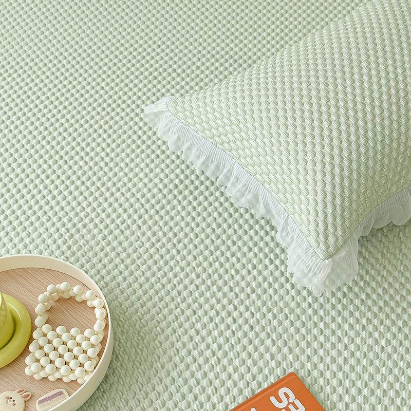 Antibacterial Breathable Fitted Sheet Cool Feeling Silk Mint Water Molecule Cooling Mat Summer Cool Bed Cover (With Pillowcase)