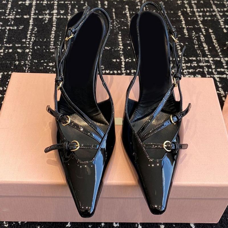 Damenmode Baotou High Heels Herbst Neue spitze flache Mund Lackleder Gürtelschnalle Ferse Sandalen