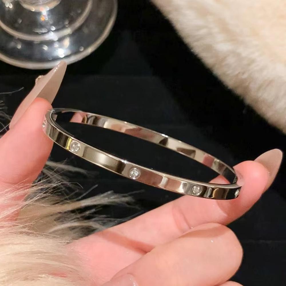 

Zircon Titanium Steel Bangle for Women, Fashionable High-end Bracelet, Niche Elegant Versatile Hand Jewelry Wholesale