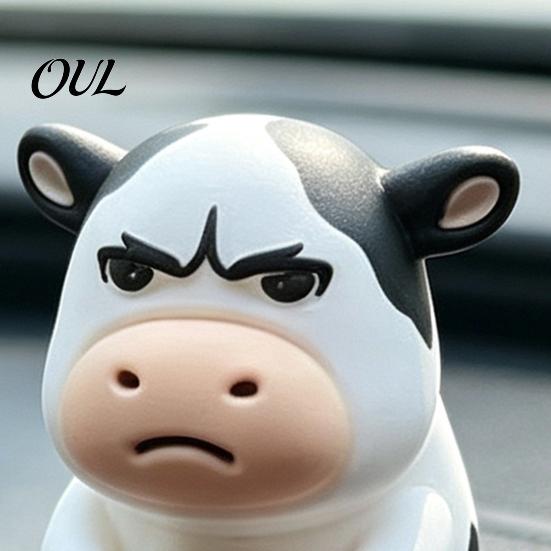 Stress Relief Desktop Decor Cute Straw Hat Cow Car Ornament, Creative Figurine Durable Pvc with Hat, Cartoon Dashboard Decor, Interior Decoration