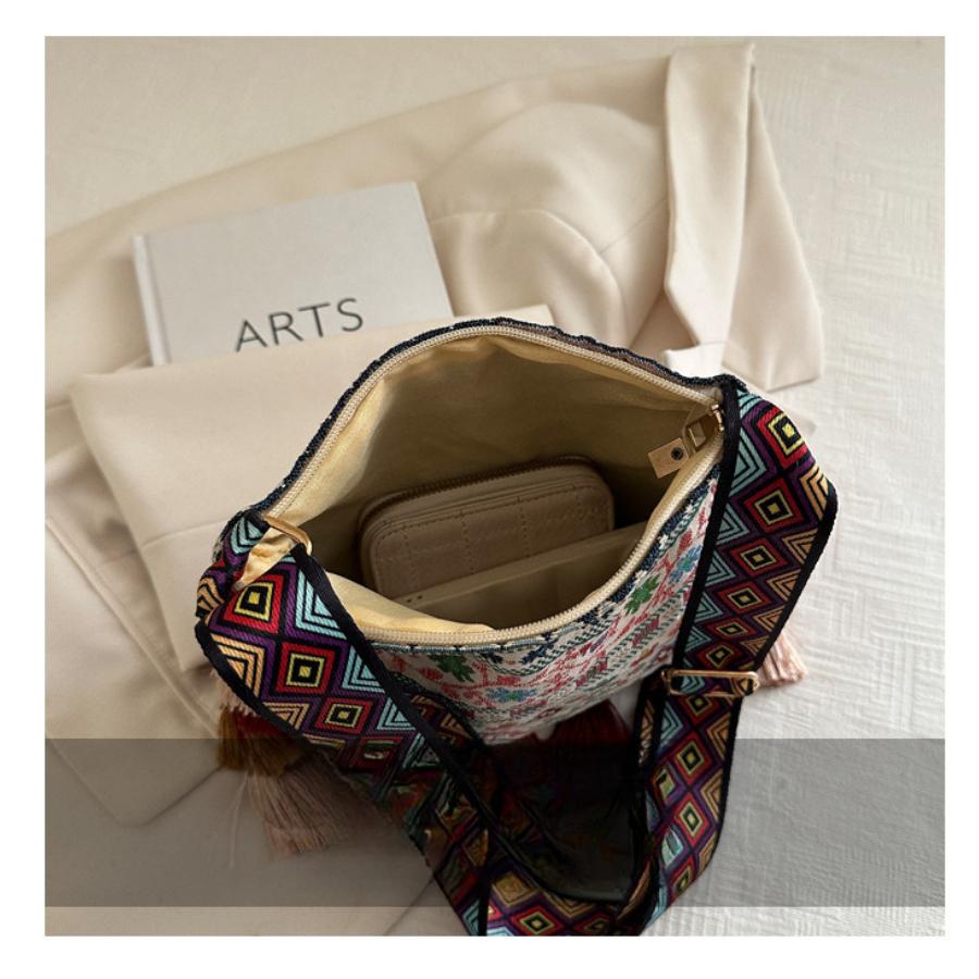 Bohemian Tassel Shoulder Bag for Women Fashion Ethnic Style Crossbody Tote Purse
