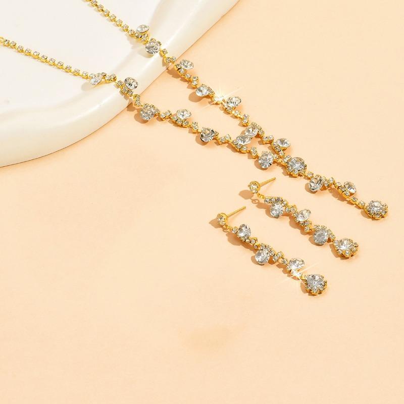 Modische Kristall-Strasssteine, Halsketten, Ohrstecker, Armbänder, dreiteilige Schmuckaccessoires, Hochzeitsaccessoires, vielseitige Bräute