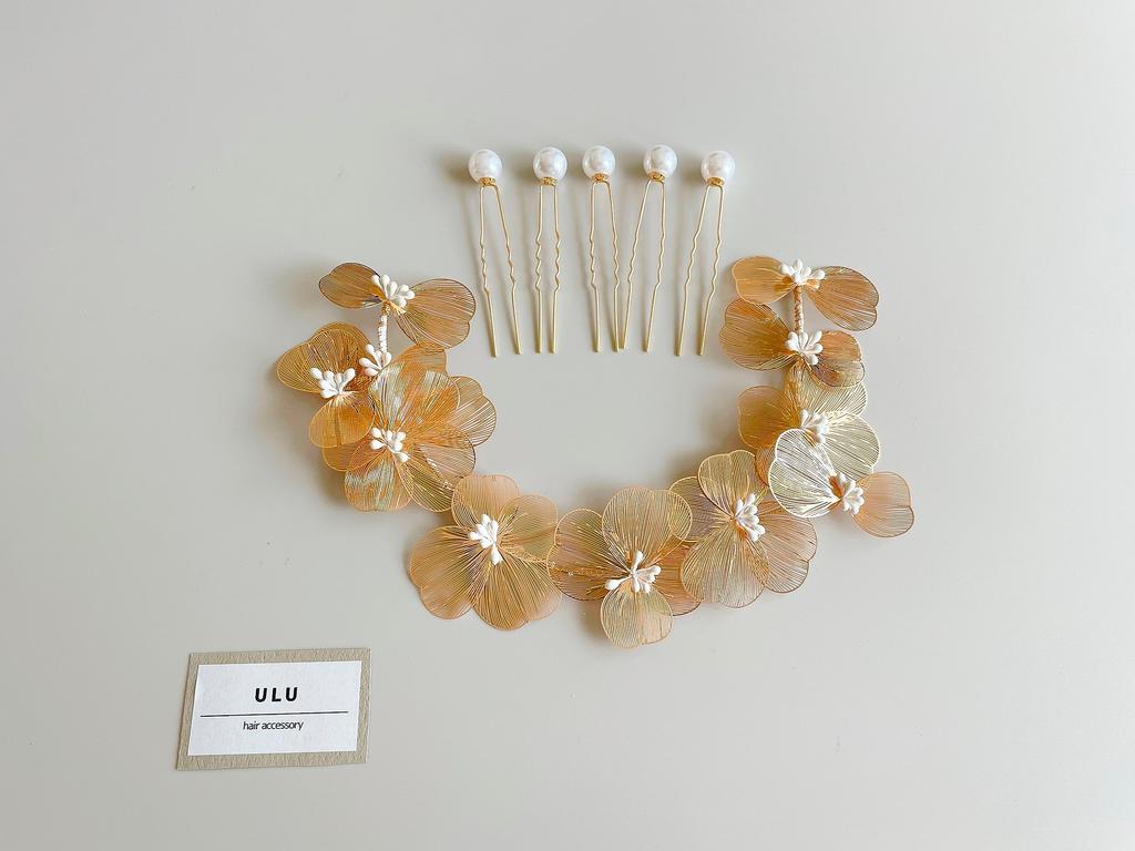 Gold flower head dress with pearl perfect for and other traditional Japanese Perfect for bridal and other formal pin, coming-of-age ceremonies,
