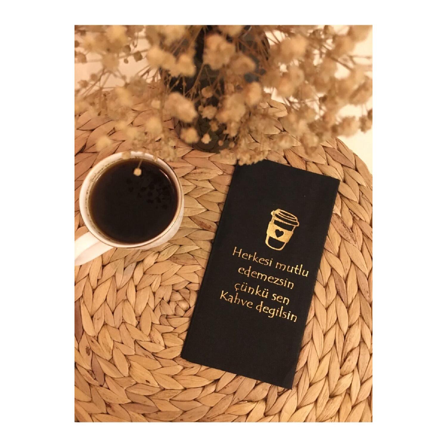 

Gilded Gold Printed Black Presentation Napkin 16pcs