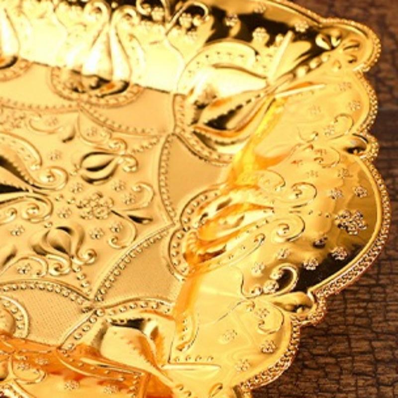 Exquisite Fruit Tray, Alloy Cake Plate, Gold Engraving Leaf Shape Snack Disc,Nuts Organizer Wedding Desktop Decoration,22.5 Cm