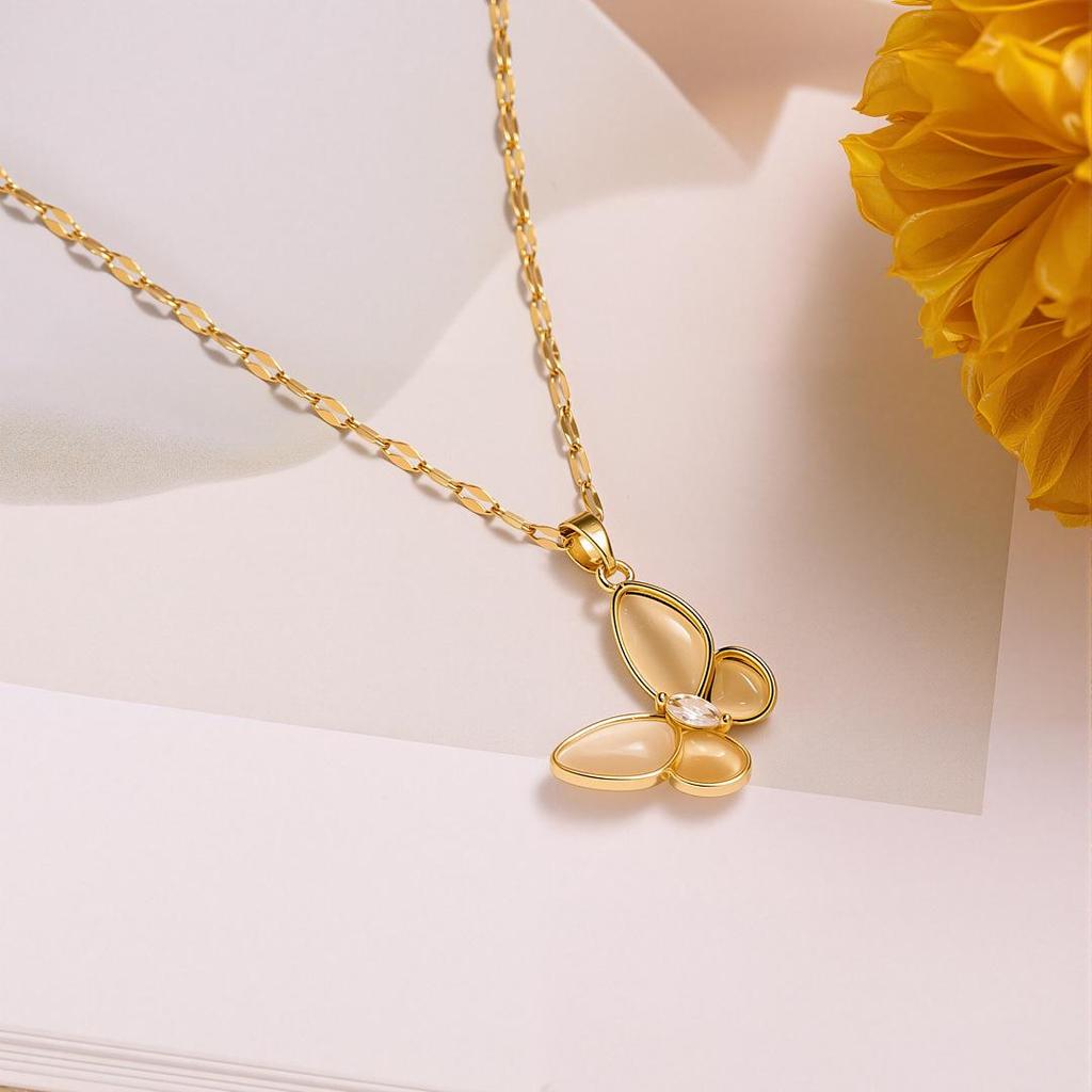 Elegant Crystal Cat Eye Butterfly Copper Pendant Necklace for Women - Niche Light Luxury Design, Tarnish-Resistant Clavicle Chain