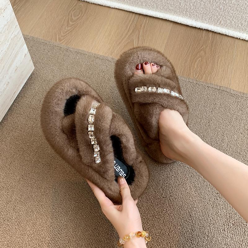2025 Herbst neue Perlen Strass Hausschuhe tragen warme flauschige Schuhe Damenmode Temperament Baumwollhausschuhe