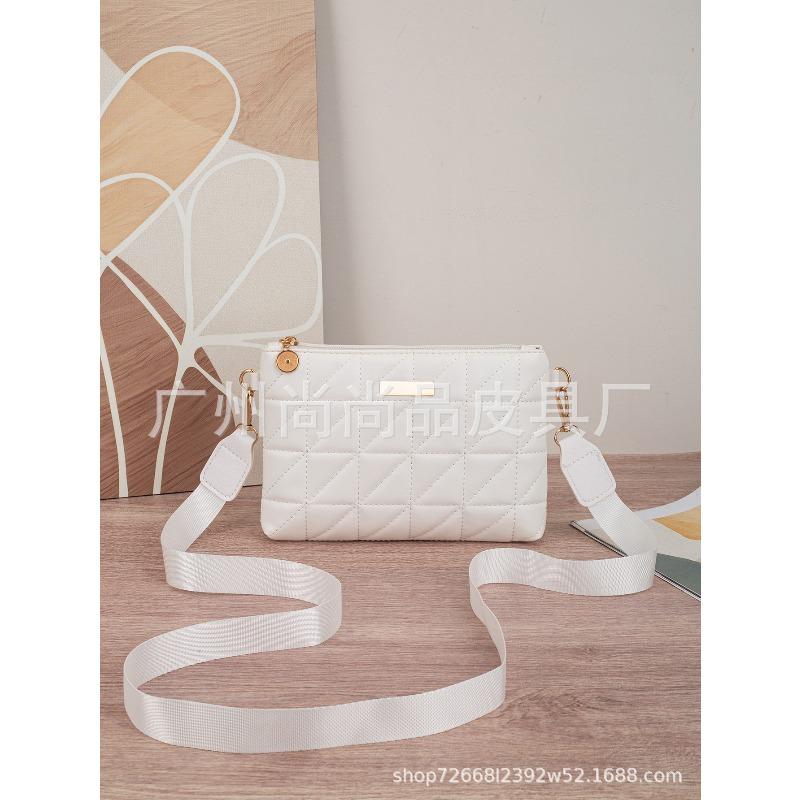 

Women s bag fresh and fashionable personalized embroidered small square bag portable change bag clutch bag mini mobile phone bag белый