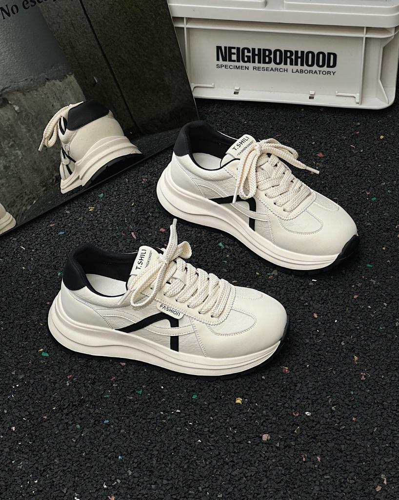 2025 early autumn new platform white shoes women's versatile casual shoes ins tide niche design sense Korean version fashion