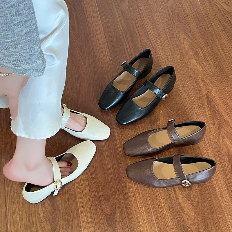 Scarpe Mary Jane bianche francesi con gonna testa quadrata tacco medio tacco spesso scarpe singole da donna bocca bassa cintura con fibbia a una parola scarpe da donna