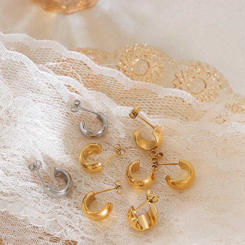 

18k Gold-Plated Titanium C-Shaped Hip-Hop Style Women s Earrings F023