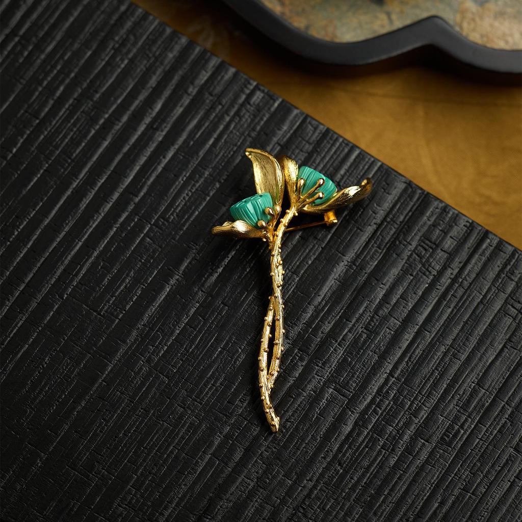 Elegant Lotus Rhythm Chinese Brooch: Handmade Lotus Design, High-End Corsage, Simple Gift