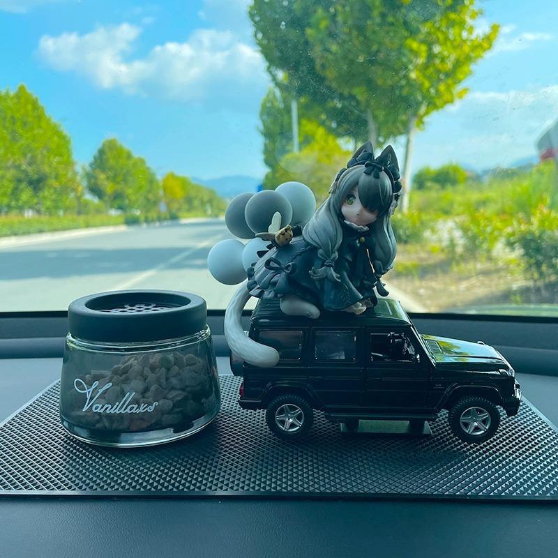 Anime Kočka a Dívka Kreslené Ozdoby na Palubní Desku – Roztomilé Dekorace Interiéru Auta