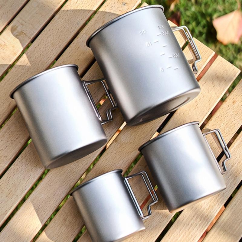 Tragbare Campingbecher mit Deckel und klappbarem Griff Rucksack-Kaffeebecher zum Wandern und Rucksackwandern