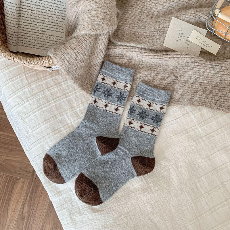 Women's Fair Isle Star Pattern Wool Socks - Warm Mid-Calf Autumn/Winter Slouch Style