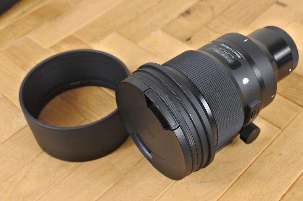 Sigma 105mm F1.4 DG HSM Art Lens for Sony E-Mount w/Hood/Case/Caps/Box