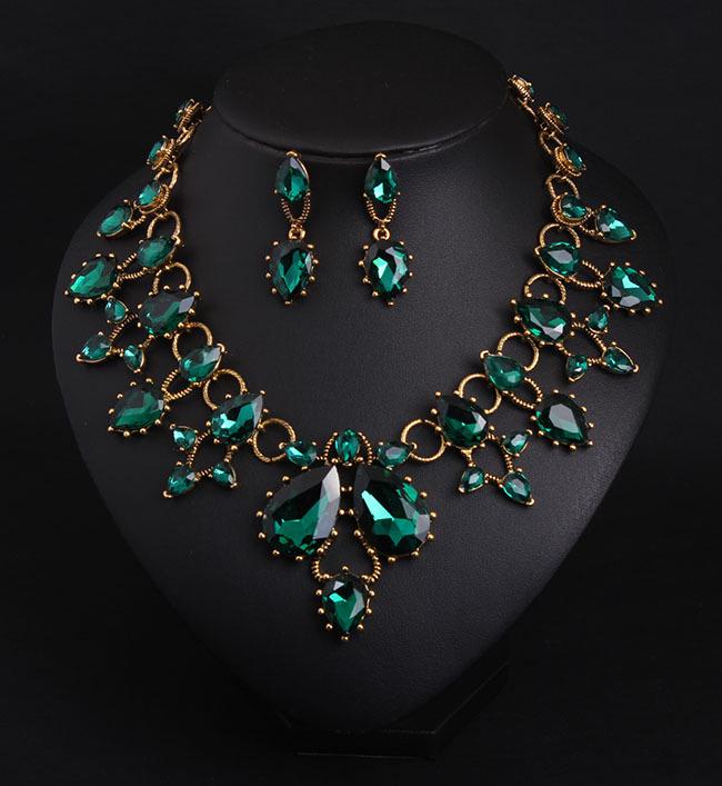 Colier Claviculă Retro European-American cu Gemă de Cristal pentru Femei