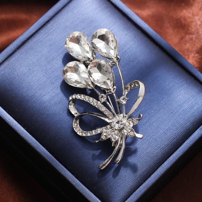 

Luxury Floral Brooch for Women - Exquisite Elegant Floral-inspired Pin, Designer Suit/Blazer Decoration Accessory