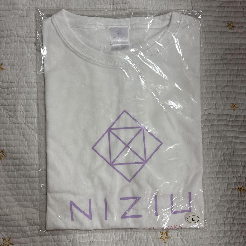 [USED] NIZIU T-shirt debut