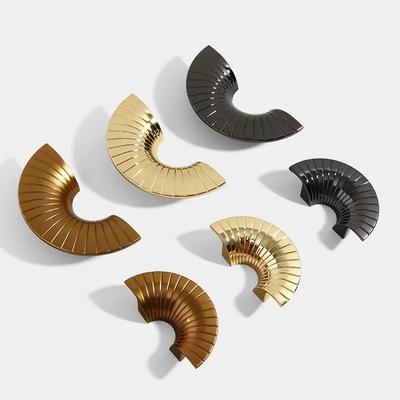 Accesorii și piese pentru mobilier – Mânere pentru uși