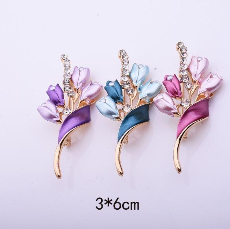 Vibrant Flower Brooch for Men Women Eye-Catching Accessory for Stage&Special Occasions Memorable Gift