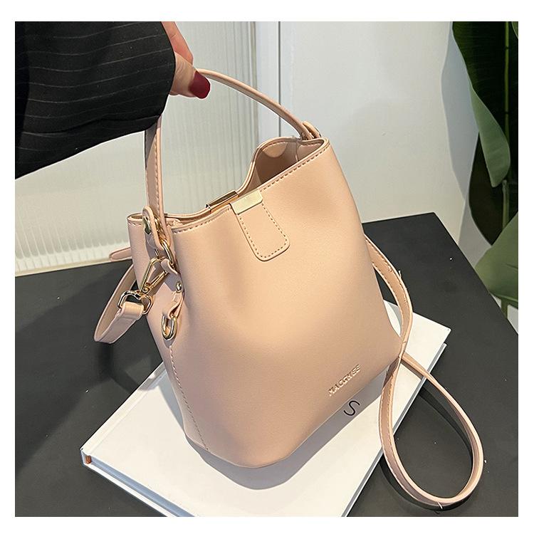 2025 New Small Bag Women's Trendy Versatile Retro Shoulder Messenger Bag Summer Fashion Portable Bucket Bag