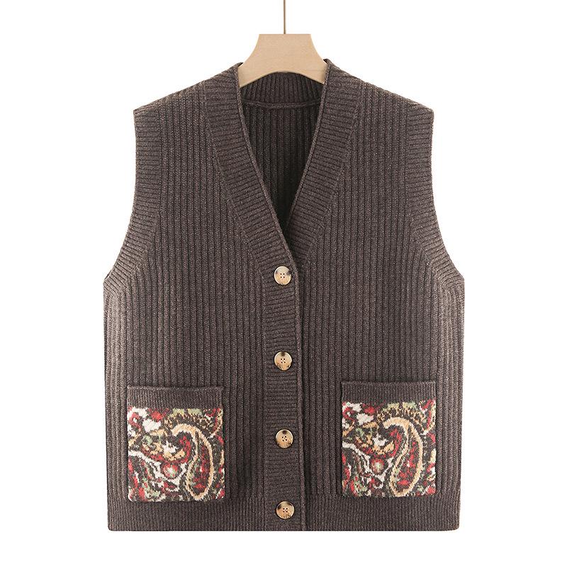 

Шикарный вязаный кардиган-жилет с V-образным вырезом для бабушки: Топ-свитер без рукавов для женщин, Осень 2024 3XL for 120-130 kg