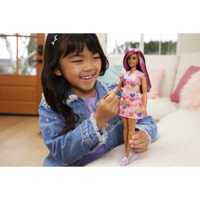 Poupée Barbie Fashionistas 207 - Barbie - Multicolore - Robe pull à imprimé - Mèches roses - 3 ans et plus