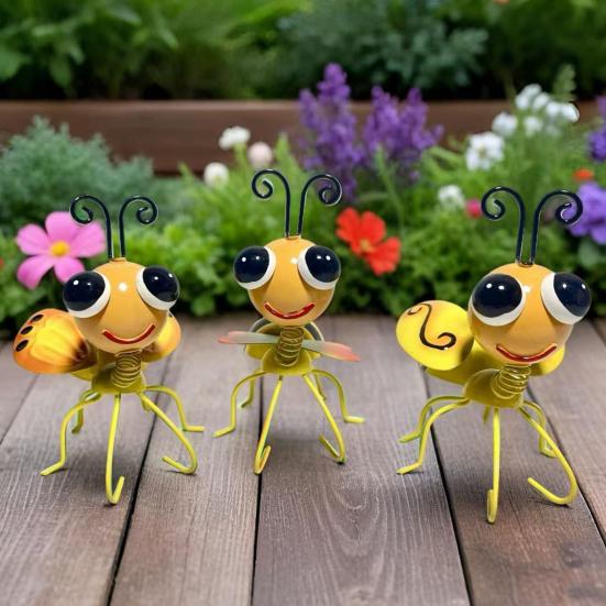 Metal Bee Garden Statue Small Cute Bumble Bee Sculpture Outside Fence Lawn Yard Art Ornament for Garden Backyard Table Wall Decor