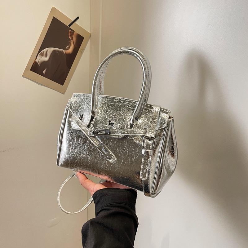 New High-end Fashion Laser Contrasting Platinum Bag Portable Shoulder Diagonal Across the Trend