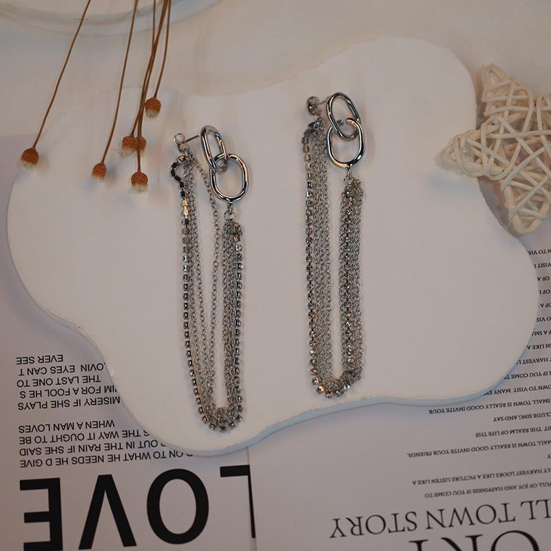 

Элегантные минималистичные серебряные каффы: Универсальные винтажные серьги-кольца для женщин - Холодный стиль для осени и зимы