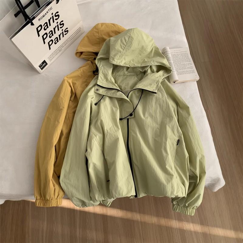 Womens Lightweight Hooded Windbreaker Jacket With Pleated Detail Casual Outdoor Trail Coat In Nylon