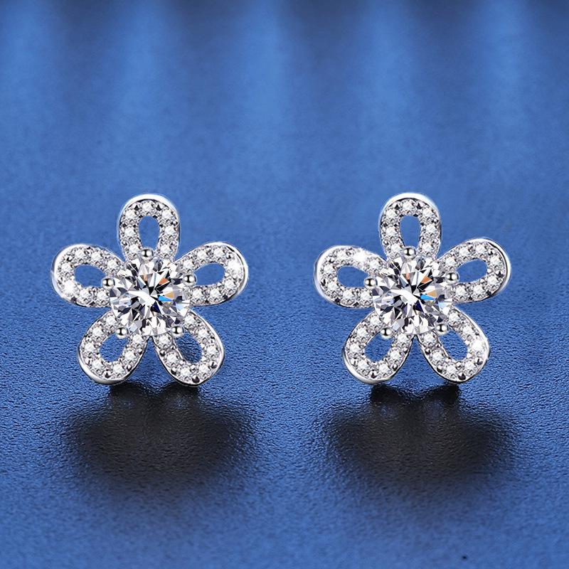 

Light Luxury Sunflower Moissanite Stud Earrings in S925 Sterling Silver - D Color, 1 Carat, Perfect Gift for Women Zircon