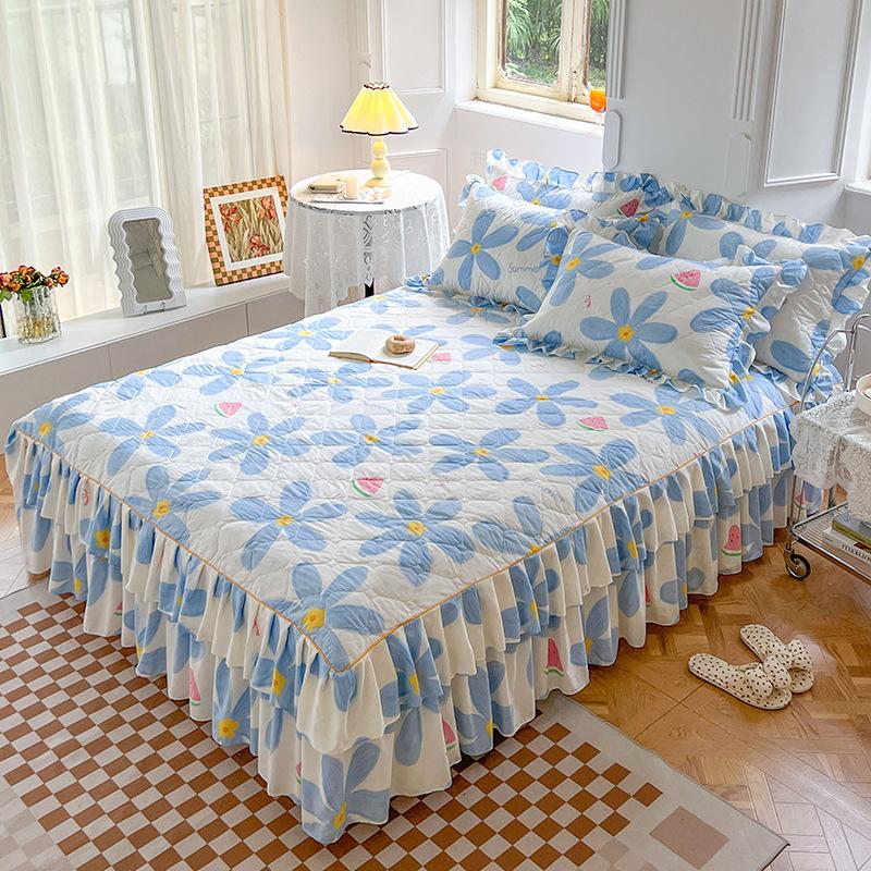 3pcs Bed Skirt Set Solid Color Quilted Thickened Lace Decoration Includes 1 Bed Skirt + 2 Pillowcases Suitable for Home And Hotel