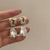 Silver Needle Retro Flower Pearl Earrings French Niche Stud Earrings Light Luxury High-end Earrings Women