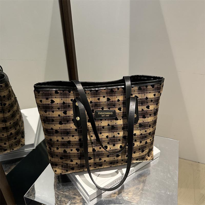 Fashionable Pu Tote Bag For College Students Large Capacity Stylish Shoulder Bag For Daily Use