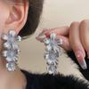 Vintage Style Floral Drop Earrings Women Fashion Jewelry Lightweight Metal Alloy Dangle Earrings for Daily Wear and Special Occasions