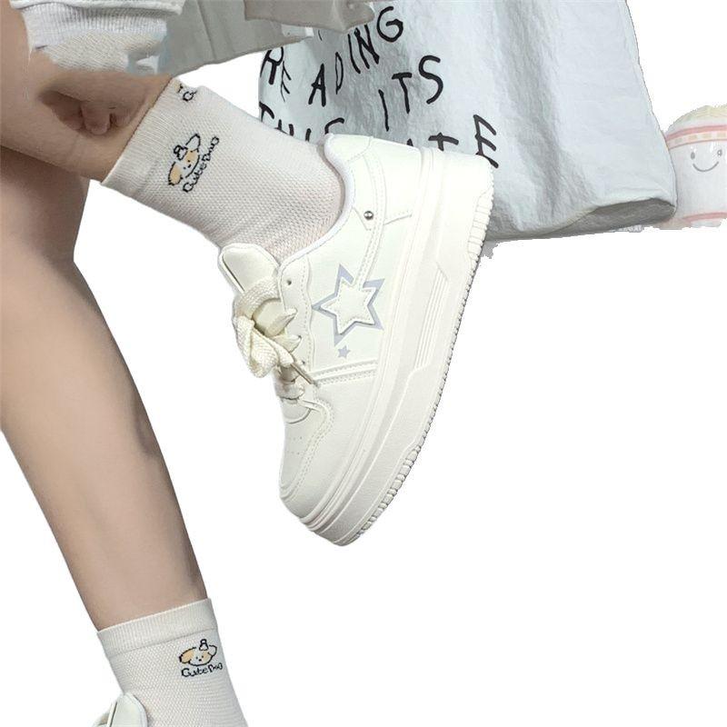 Shoes women's 2025 new versatile popular little white shoes spring and autumn with skirts stars light and comfortable student board shoes