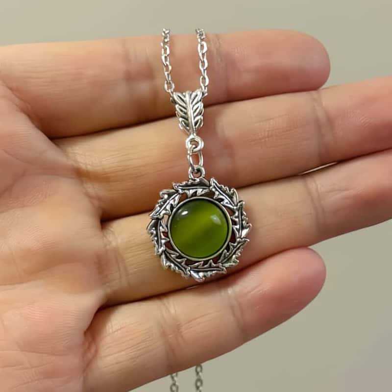 

Bohemian Vintage Silver Color Filigree Green Gemstone Vine Pendant Necklace for Women Halloween Party Jewelry Accessories Gifts